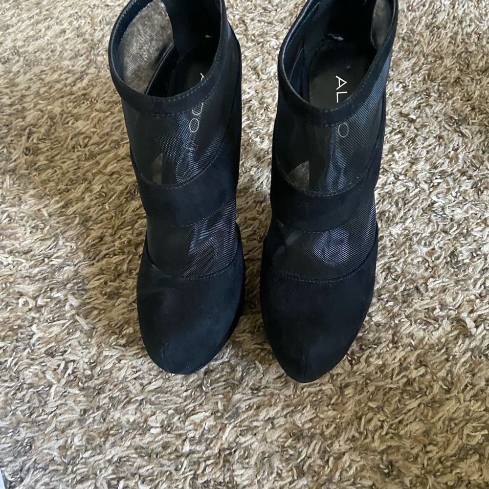 Aldo Allum Black Mesh and Suede Heel